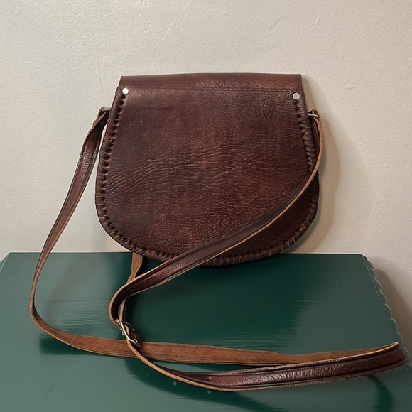 Vintage Bohemian Handmade & Hand Pressed 100%  Leather Saddle Crossbody Bag - Picture 4 of 12